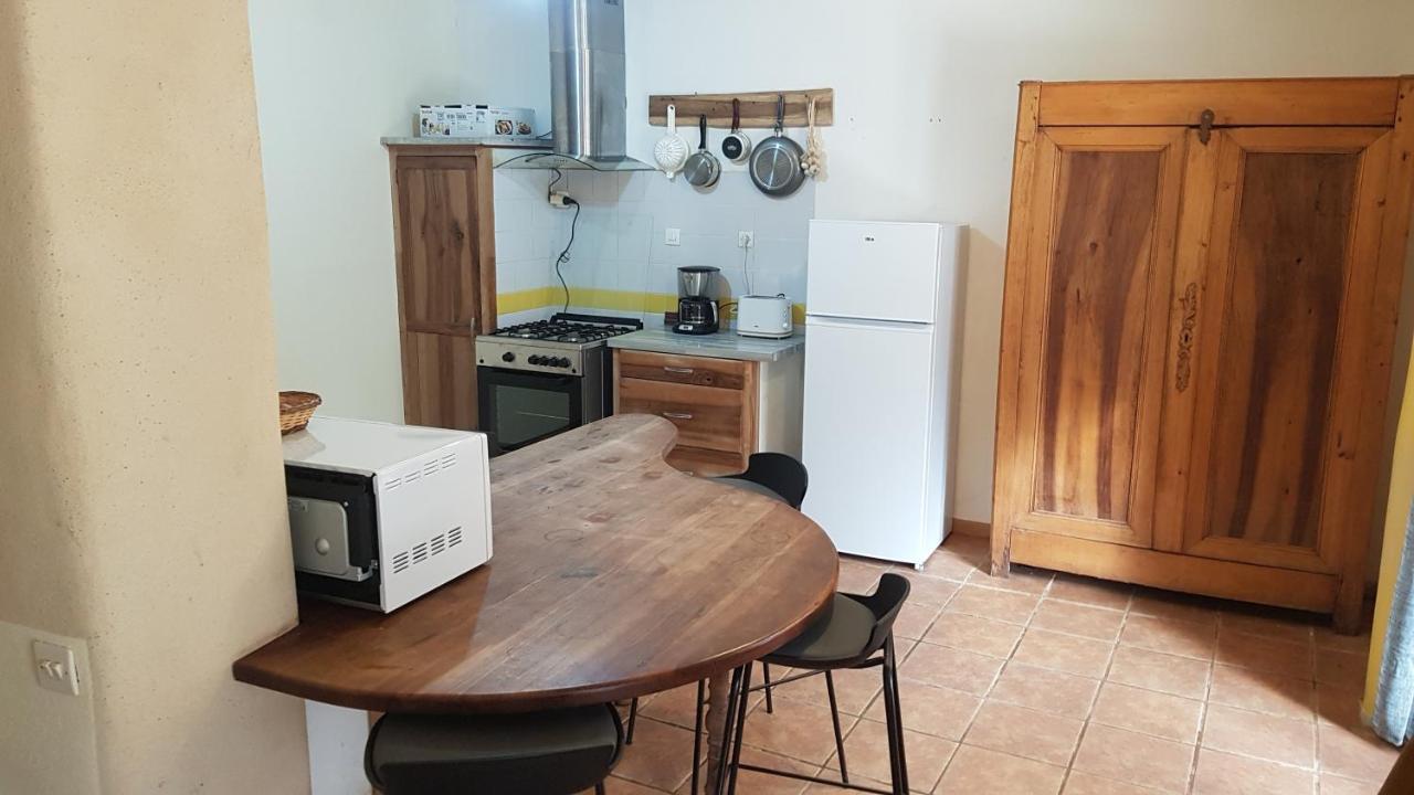 Maison Isolee Dans Les Vignes Et Les Bois Valady Buitenkant foto