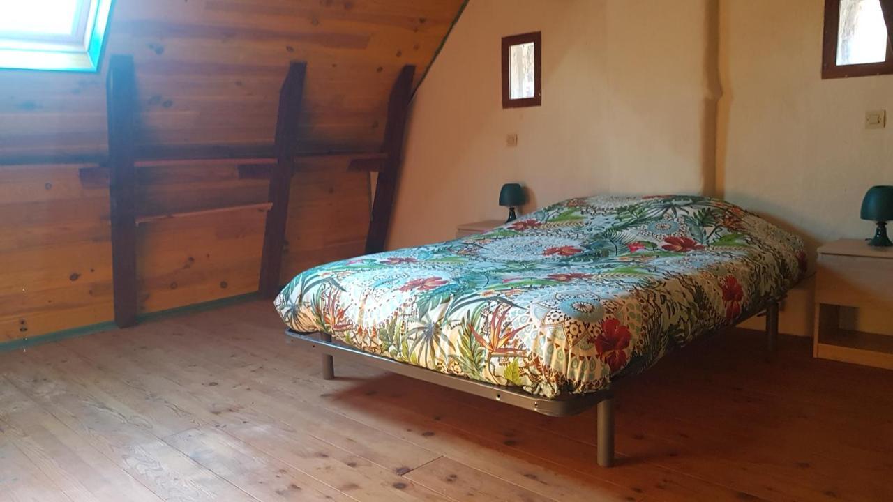 Maison Isolee Dans Les Vignes Et Les Bois Valady Buitenkant foto