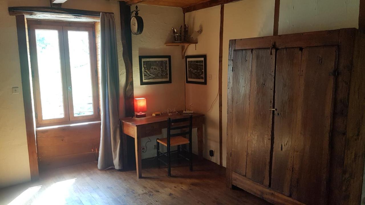 Maison Isolee Dans Les Vignes Et Les Bois Valady Buitenkant foto